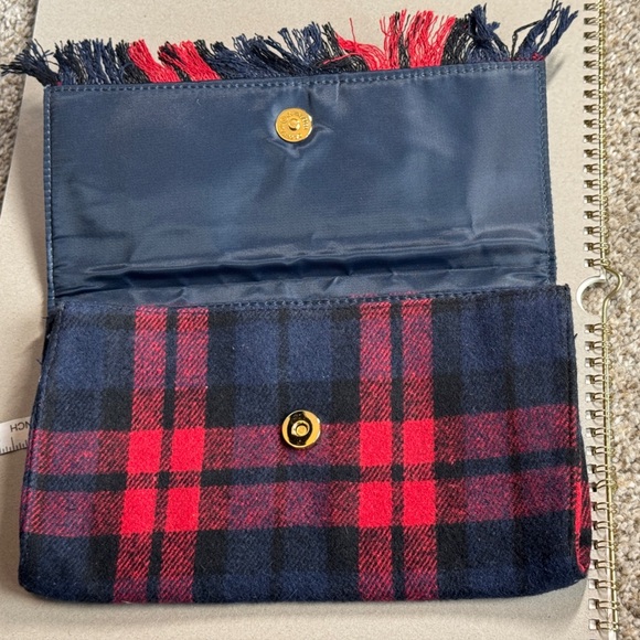 Estée Lauder Women's Plaid Cosmetic Pouch. - Picture 2 of 8